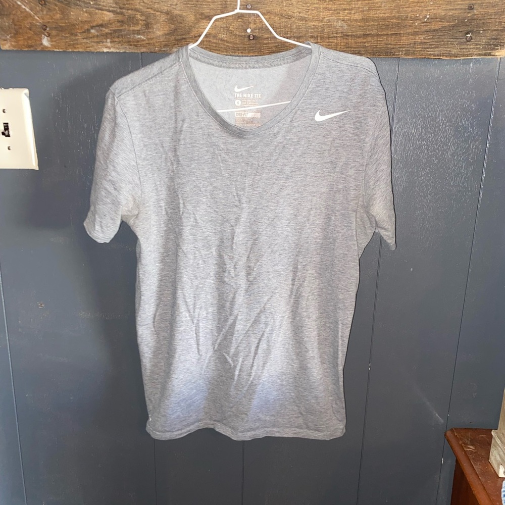 Women’s Nike shirt
